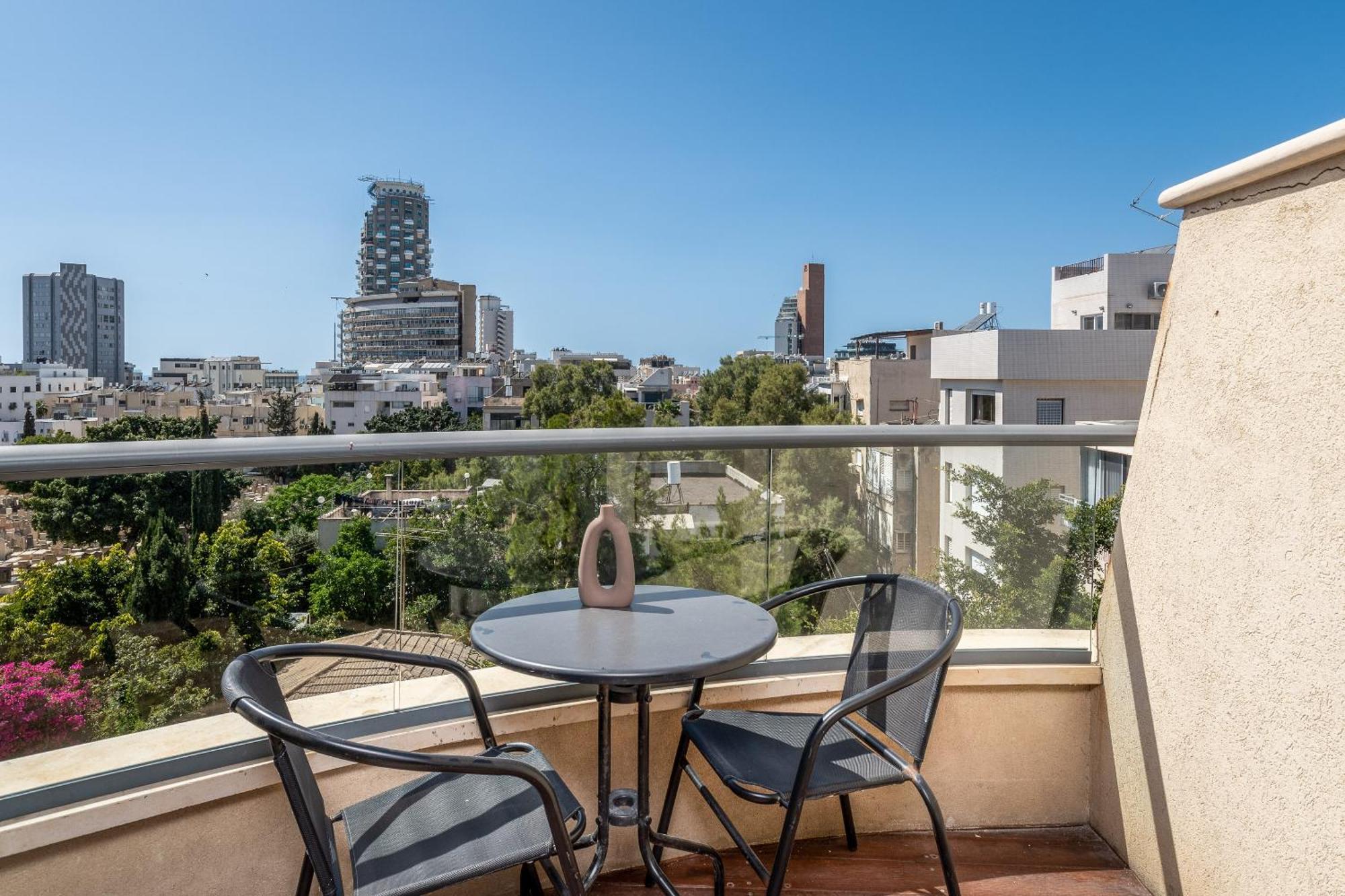 Modern & Sunny 1 Bdr W Balcony And Parking Apartment Тел Авив Екстериор снимка