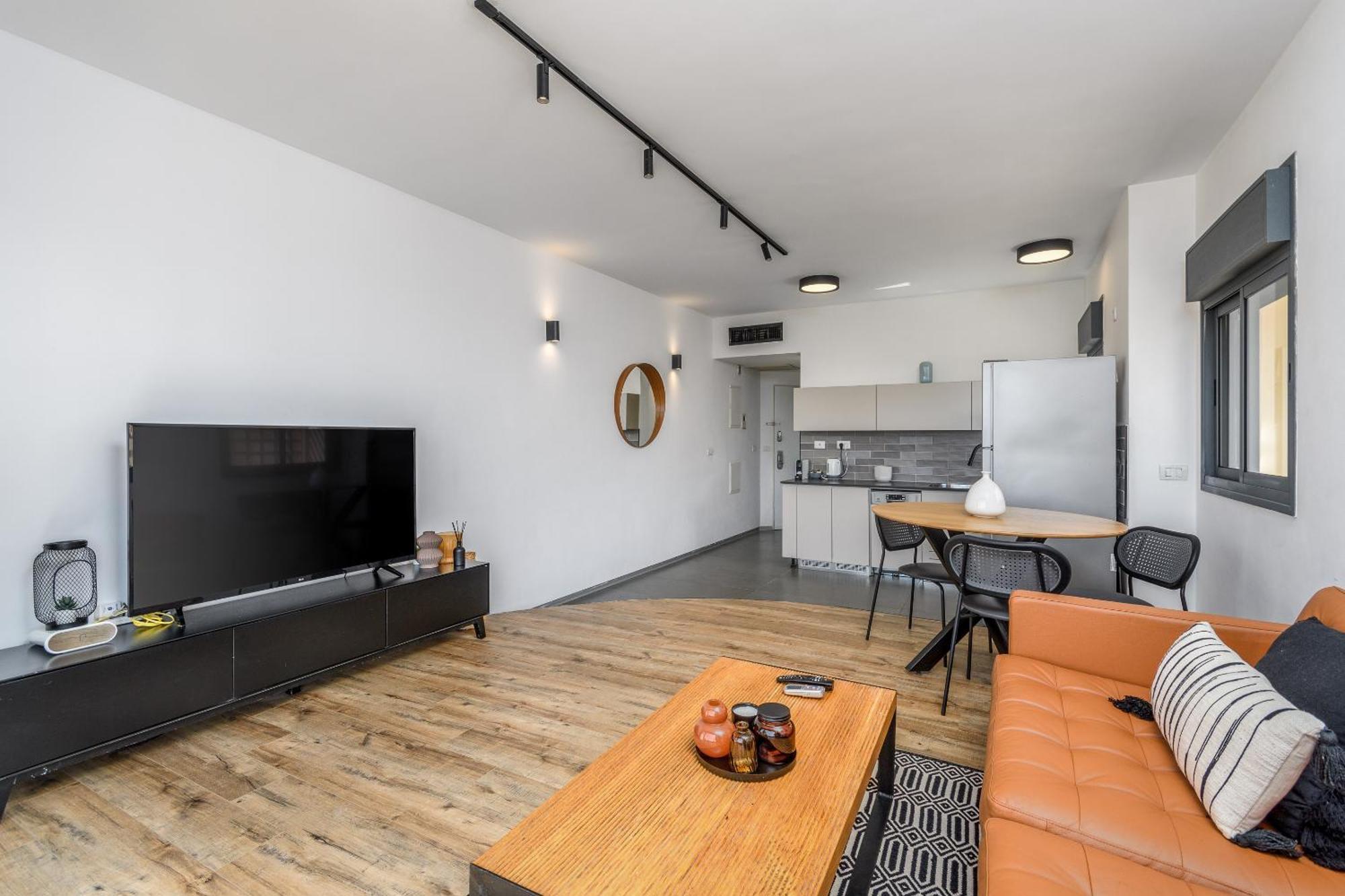 Modern & Sunny 1 Bdr W Balcony And Parking Apartment Тел Авив Екстериор снимка