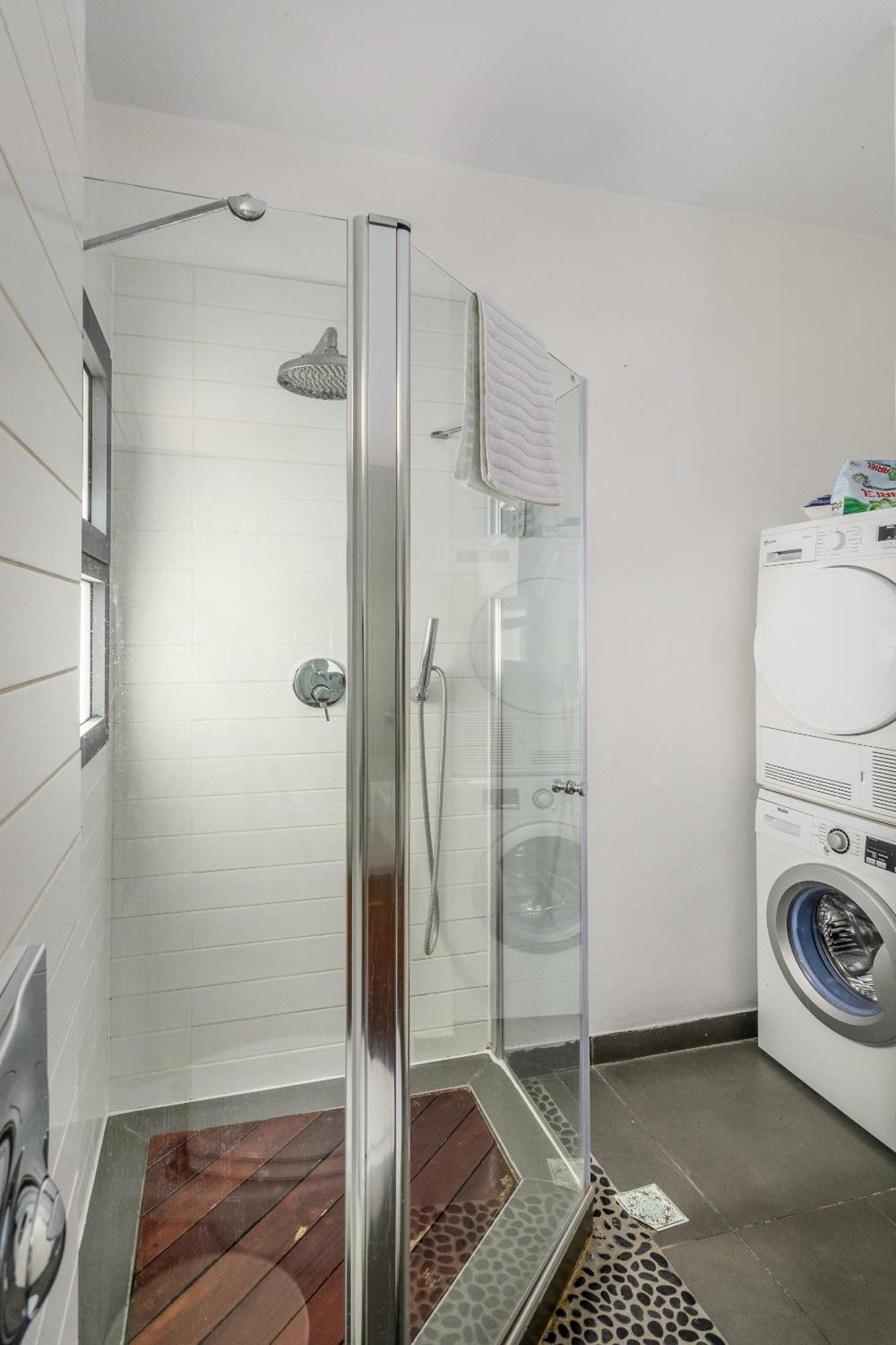 Modern & Sunny 1 Bdr W Balcony And Parking Apartment Тел Авив Екстериор снимка