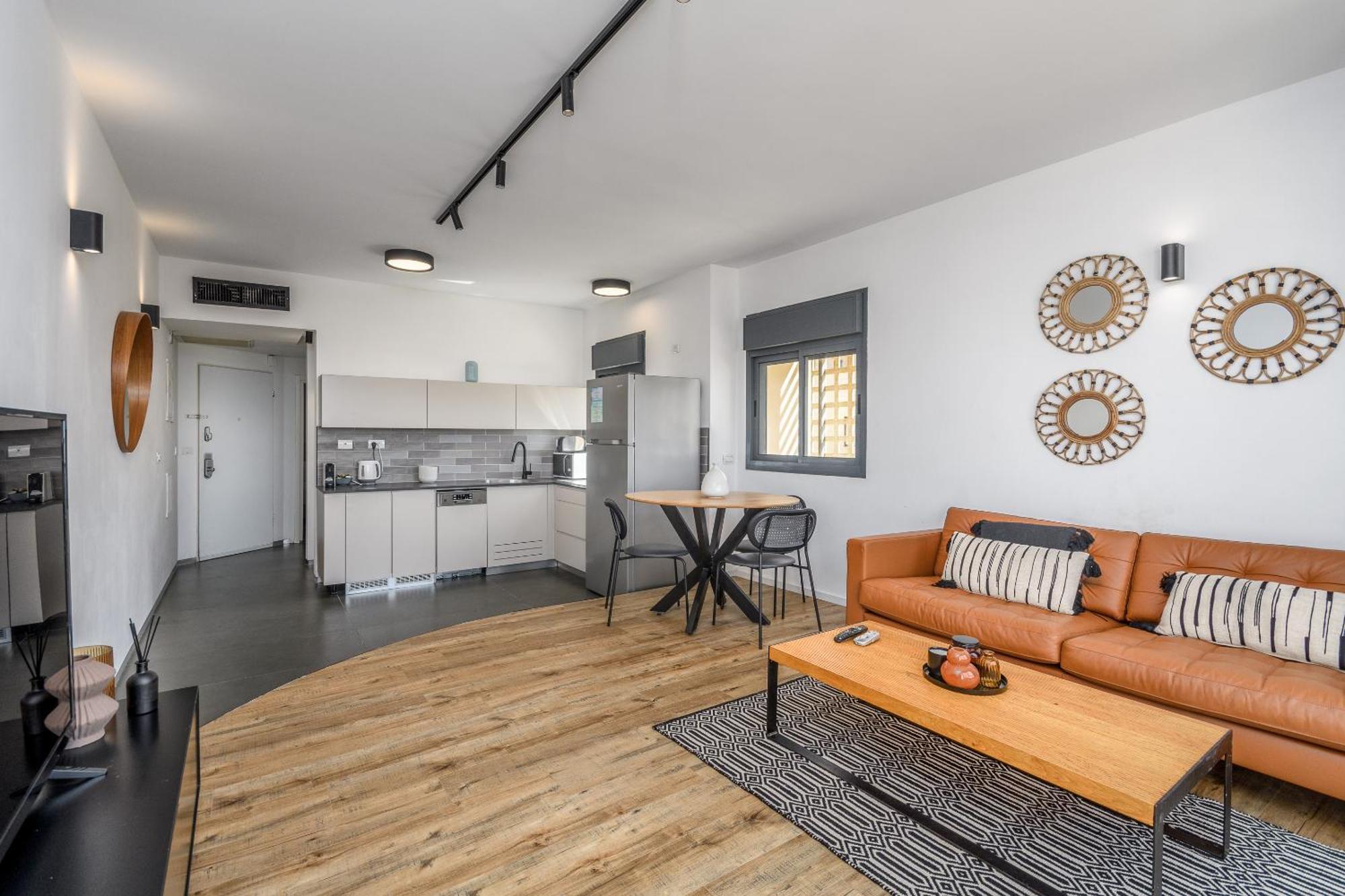 Modern & Sunny 1 Bdr W Balcony And Parking Apartment Тел Авив Екстериор снимка
