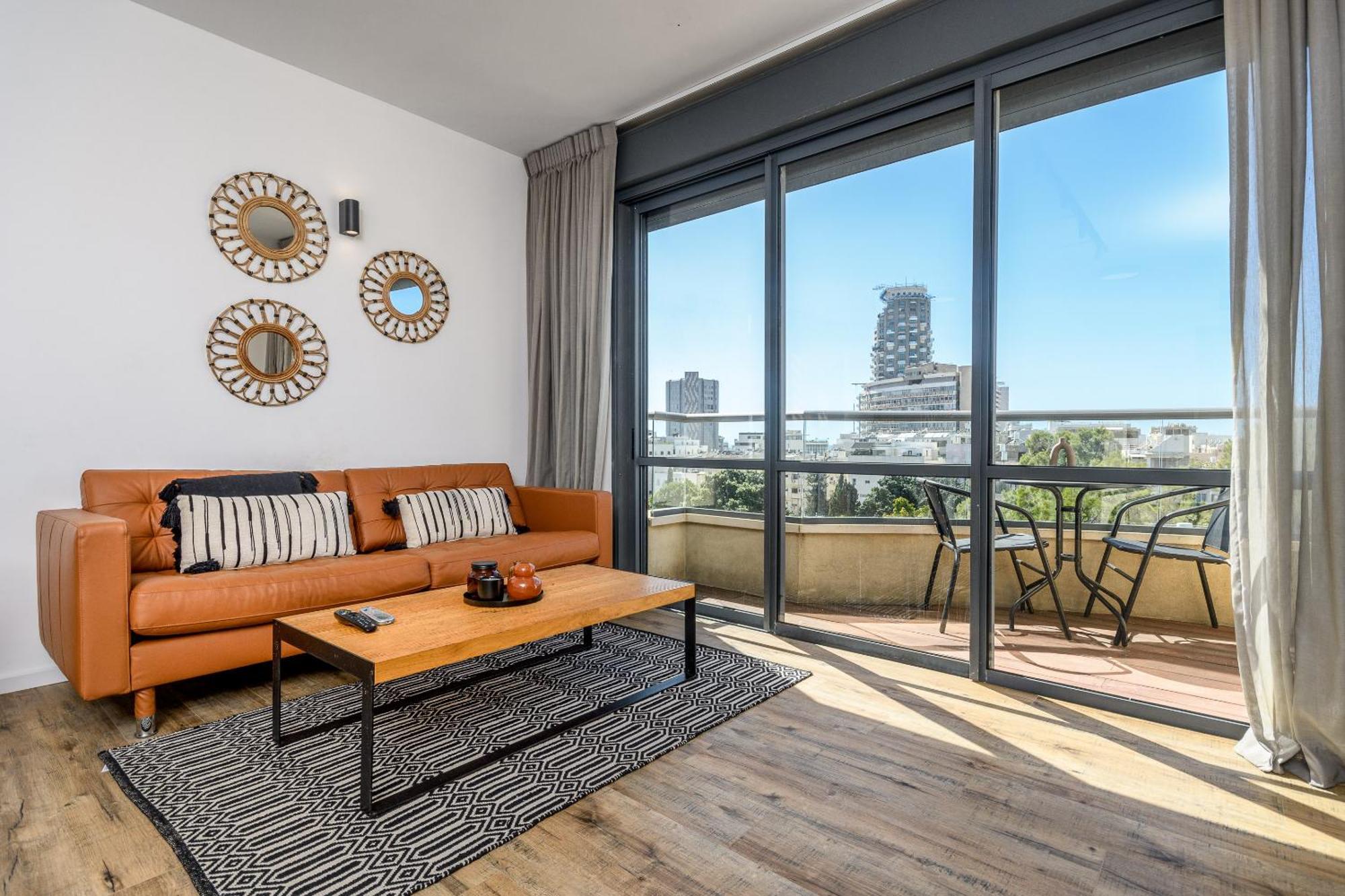 Modern & Sunny 1 Bdr W Balcony And Parking Apartment Тел Авив Екстериор снимка