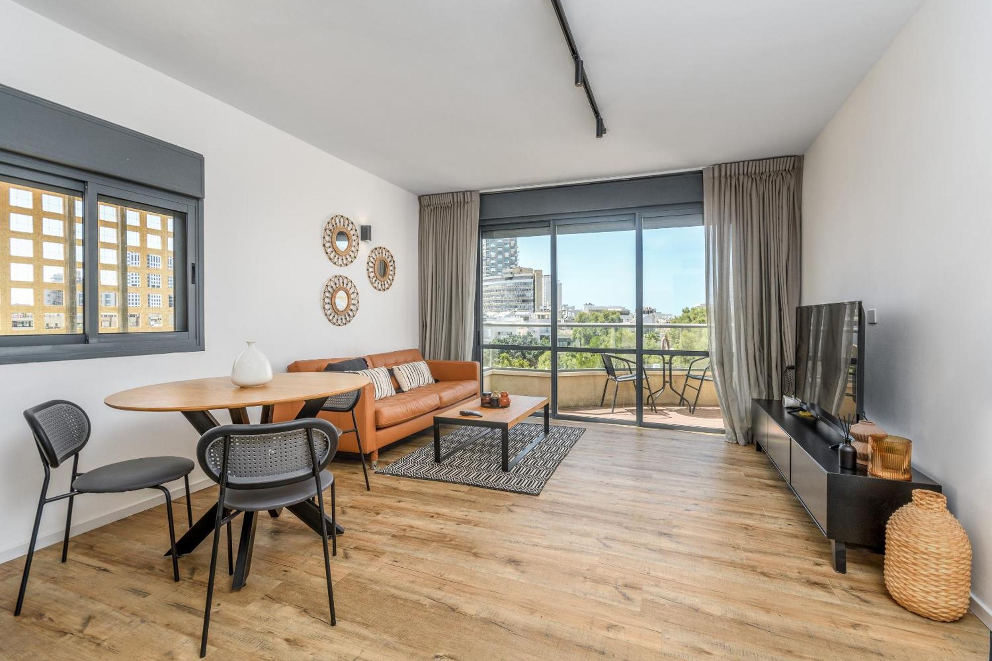 Modern & Sunny 1 Bdr W Balcony And Parking Apartment Тел Авив Екстериор снимка